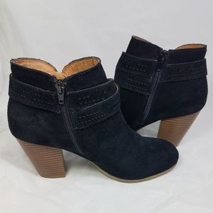 Mussi black suede side zipper booties sz. 39 (9)